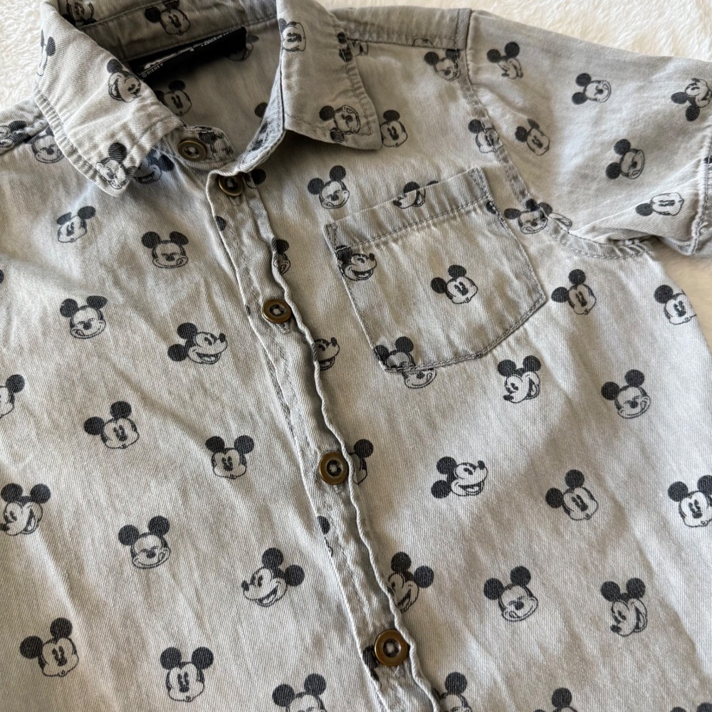 Kids Disney Mickey Mouse Gray Short Sleeve Button Up Shirt Sz 4 classic Mickey - Picture 2 of 7